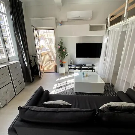 Daire Moderne, Terrasse Et Climatise, Proche Plage, Spacieux *