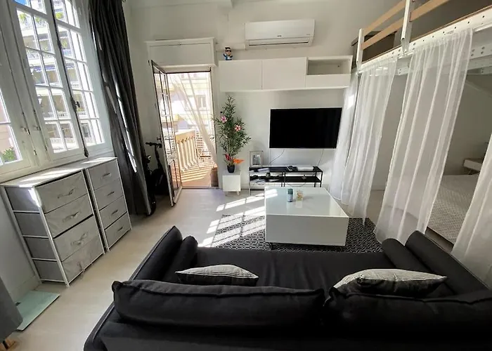 Lägenhet Moderne, Terrasse Et Climatise, Proche Plage, Spacieux *