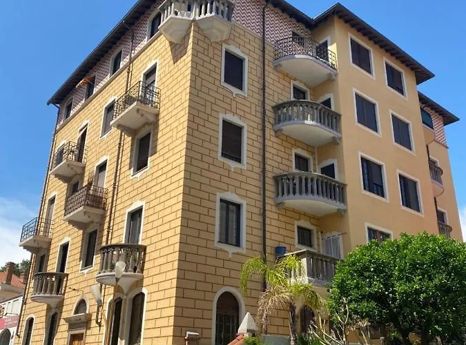 Lägenhet Moderne, Terrasse Et Climatise, Proche Plage, Spacieux *